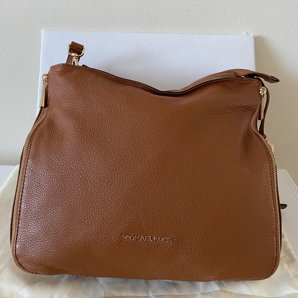 - Michael Kors Essex Large Convertible Shoulder Bag Luggage Like New